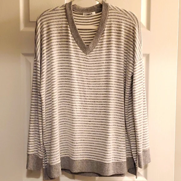 Brand New NWOT Gray Striped Soft V Neck Sweater - Picture 2 of 4